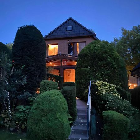 Gartenblick-Oase: Obergeschosswohnung In Хамбург Екстериор снимка