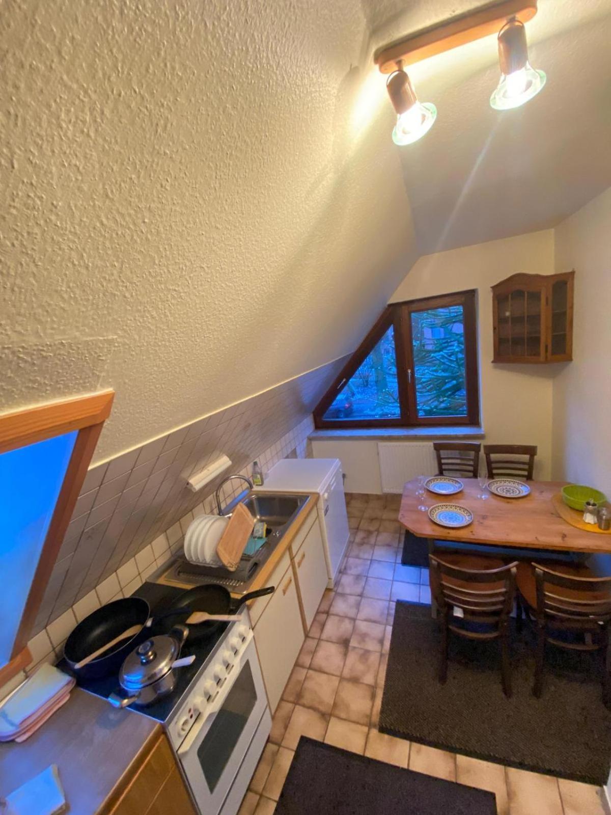 Gartenblick-Oase: Obergeschosswohnung In Хамбург Екстериор снимка