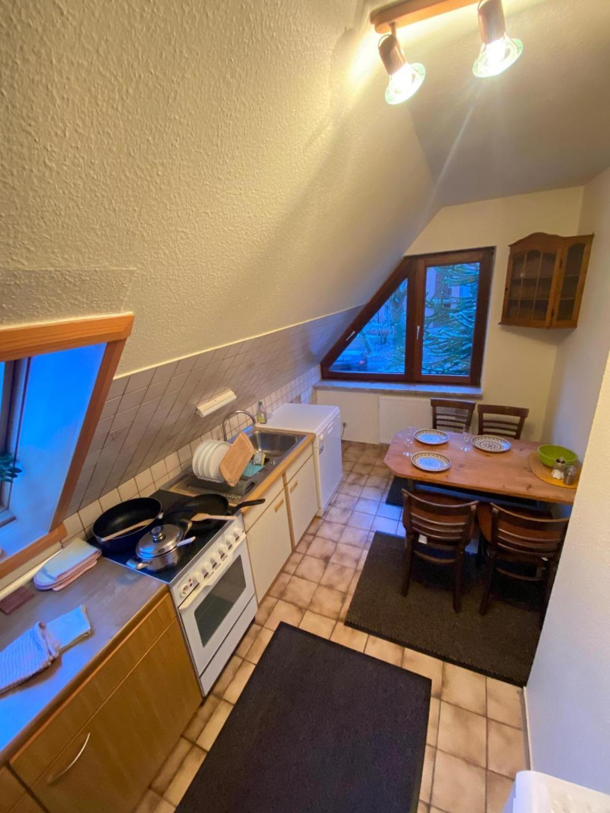 Gartenblick-Oase: Obergeschosswohnung In Хамбург Екстериор снимка