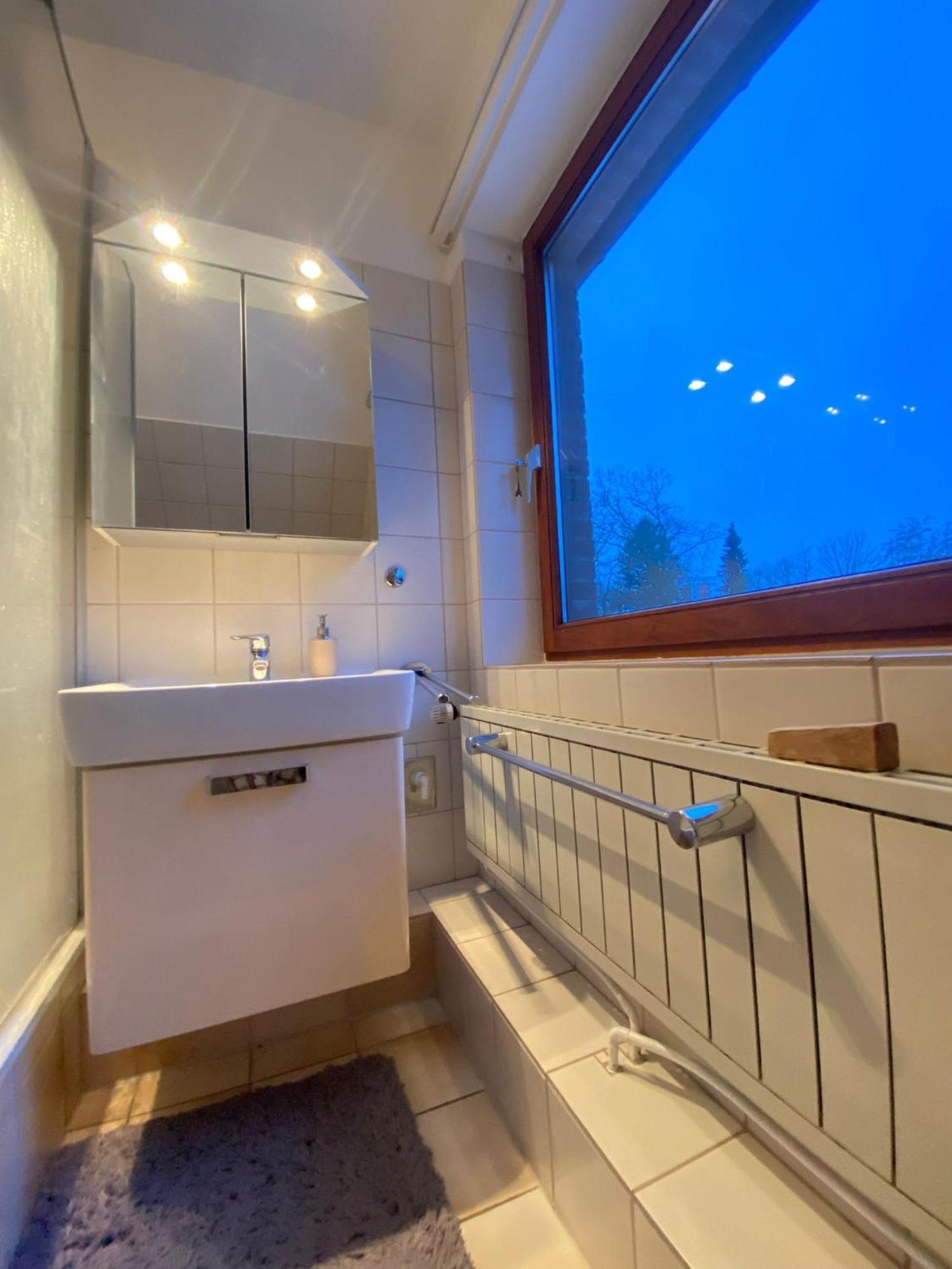 Gartenblick-Oase: Obergeschosswohnung In Хамбург Екстериор снимка